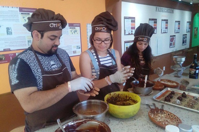 Chocolate & Truffles Workshop in Puerto Vallarta 5