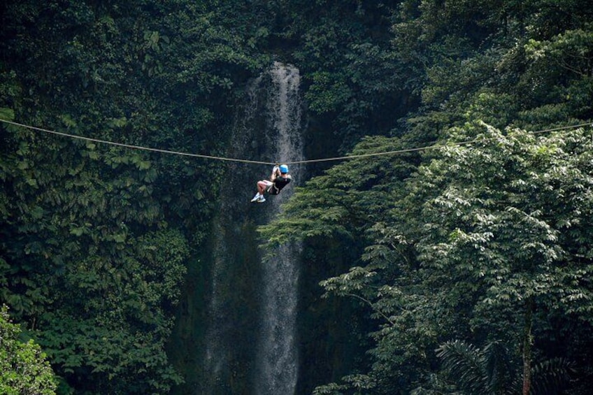Arenal 12 Zipline Cables Experience Fly over La Fortuna Waterfall 1