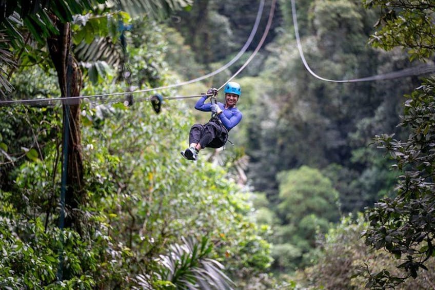 Arenal 12 Zipline Cables Experience Fly over La Fortuna Waterfall 2