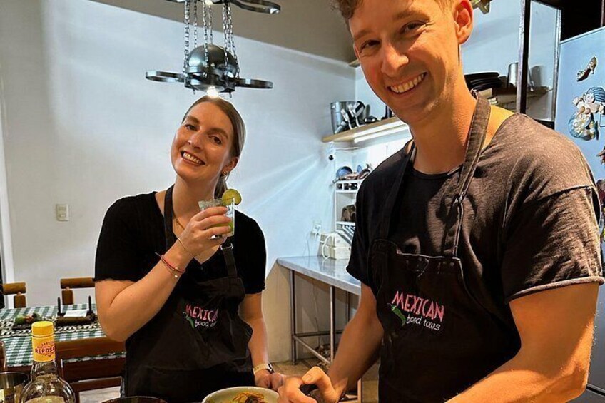 Mexican Cooking Class & Cocktails in Mexico City 3