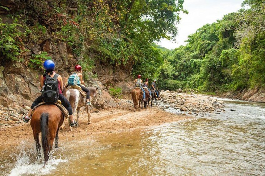 Horseback riding tours 4