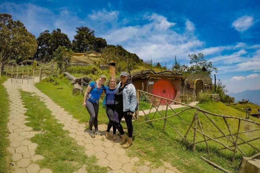 @ hobbitenango with the "Hobbitt Huts" on the background 4