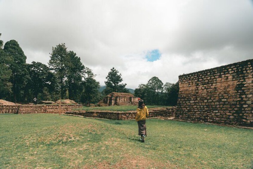 Iximché Ruins and Antigua City Tour from Guatemala City