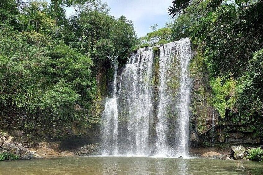 Llanos del cortes waterfall 2