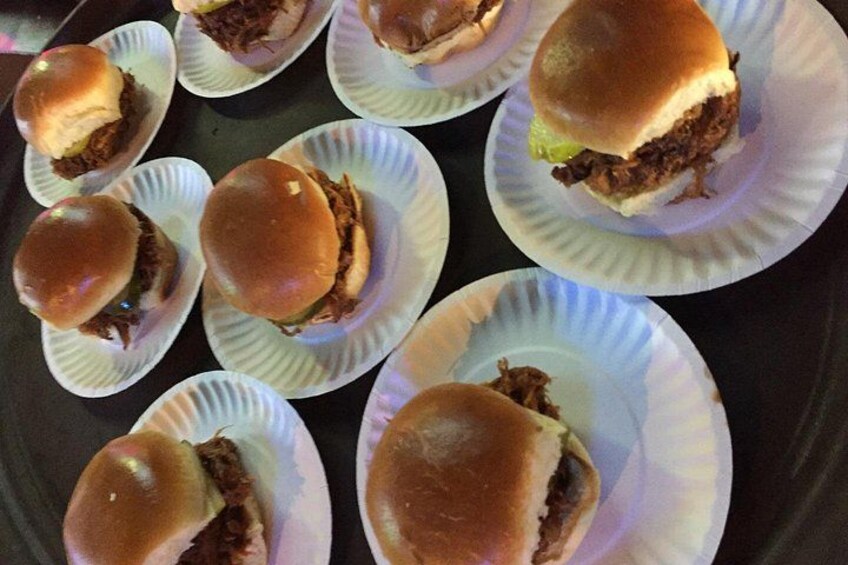 Southern Flavors Food, Pub Crawl, and History Walking Tour 5