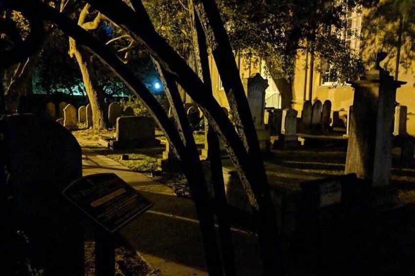 Exclusive access to a 17th century burial ground 3