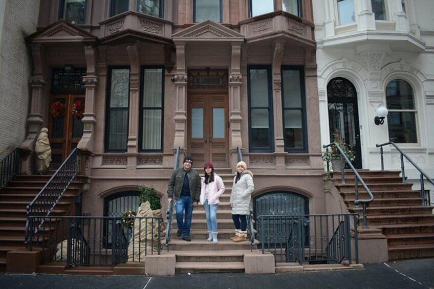NYC Professional Photoshoot and Walking Tour with Private Guide 3