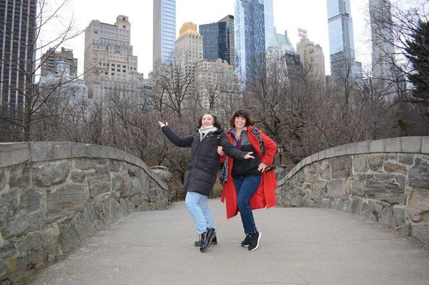 NYC Professional Photoshoot and Walking Tour with Private Guide 3
