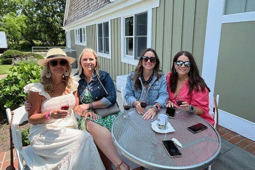 NYC - Wine Country Tour w/ Wine & Food Tasting (Long Island)