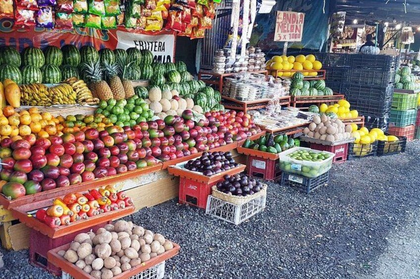 Large Fruit Stand of Costa Rica 4