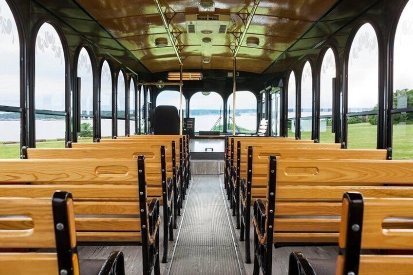 Newport Viking Trolley Tour with Breakers & Marble House Admission 3