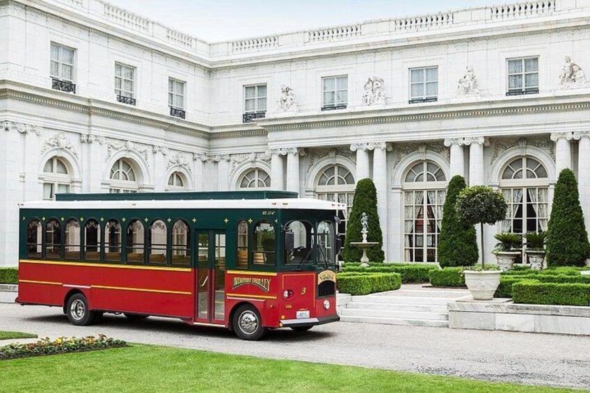 See beautiful mansions as you ride the trolley 2
