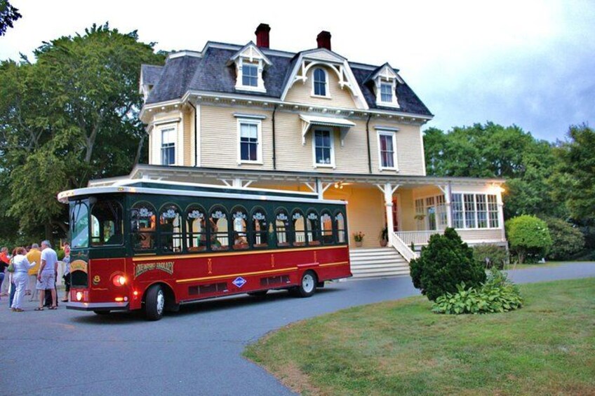 Newport Trolley Tour with Breakers Mansion - Viking Tours 3