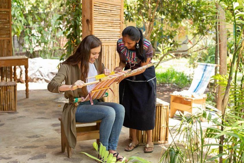 San Juan La Laguna Mayan weave technique 2