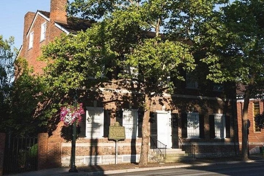 Tour the Mary Todd Lincoln House to learn more about one of America's most fascinating first ladies! 5