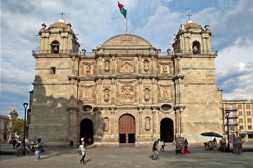Private Historic Oaxaca Old Town Tour with Mezcal Tasting 3