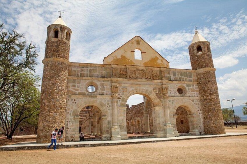 Private Historic Oaxaca Old Town Tour with Mezcal Tasting 2
