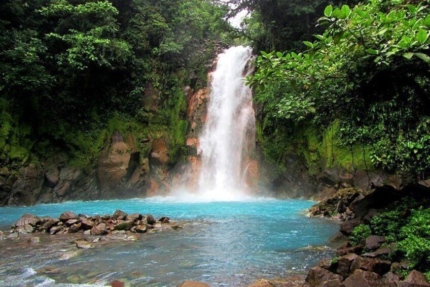 RIO CELESTE WATERFALL