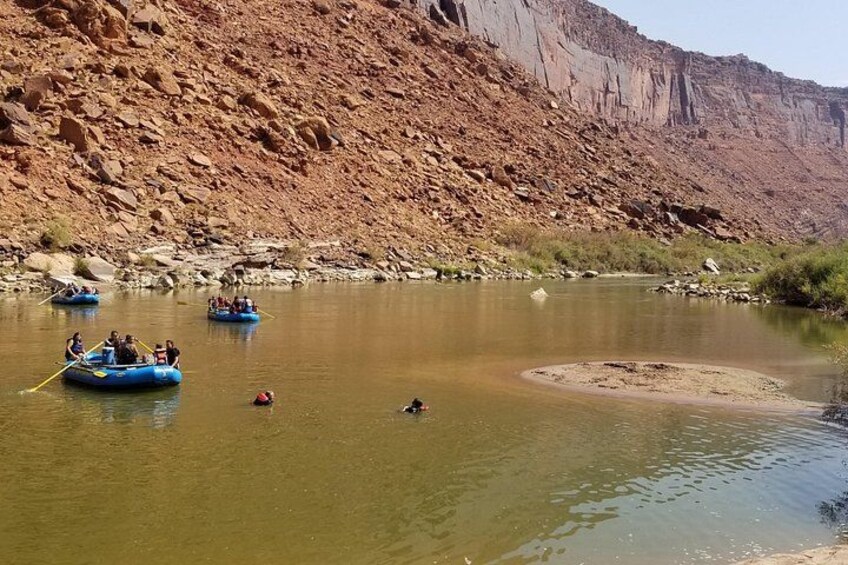 Colorado River Rafting: Half-Day Morning at Fisher Towers 2