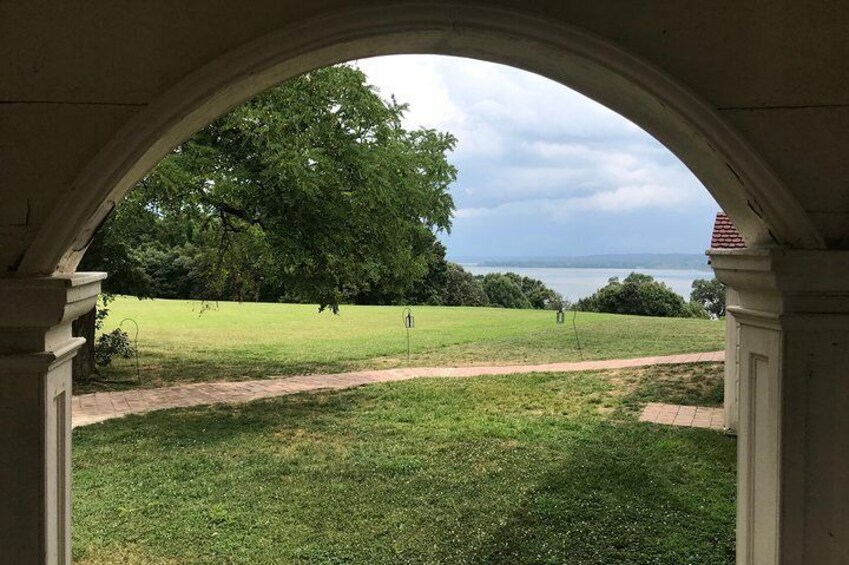 View of the Mount Vernon grounds