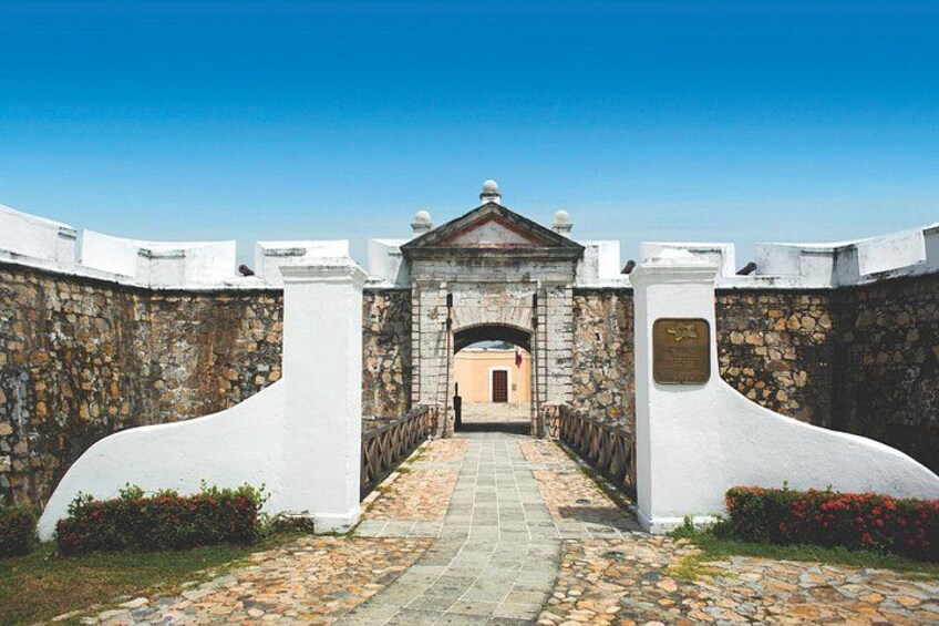 Private Car and Tour Guide Service in Acapulco 3