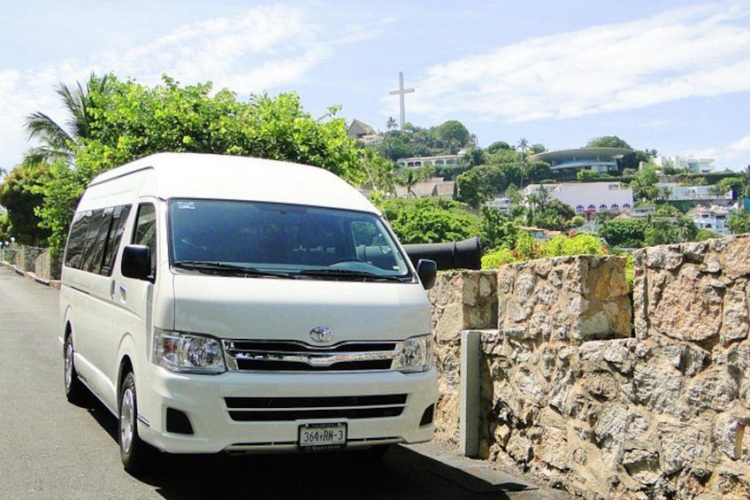 Private Car and Tour Guide Service in Acapulco 1