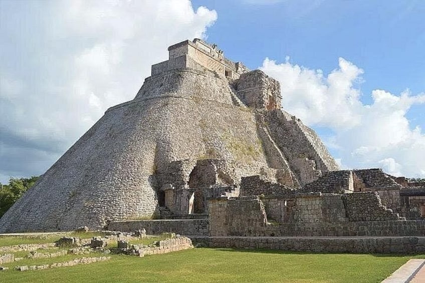 Uxmal, Mayan archaeological site 4