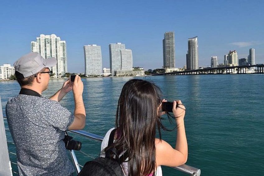 Sunsets in Miami are just different. Come abroad out Celebrity boat tour and admire the amazing skyline of Downtown Miami. Beautiful views over Biscayne Bay await. 2