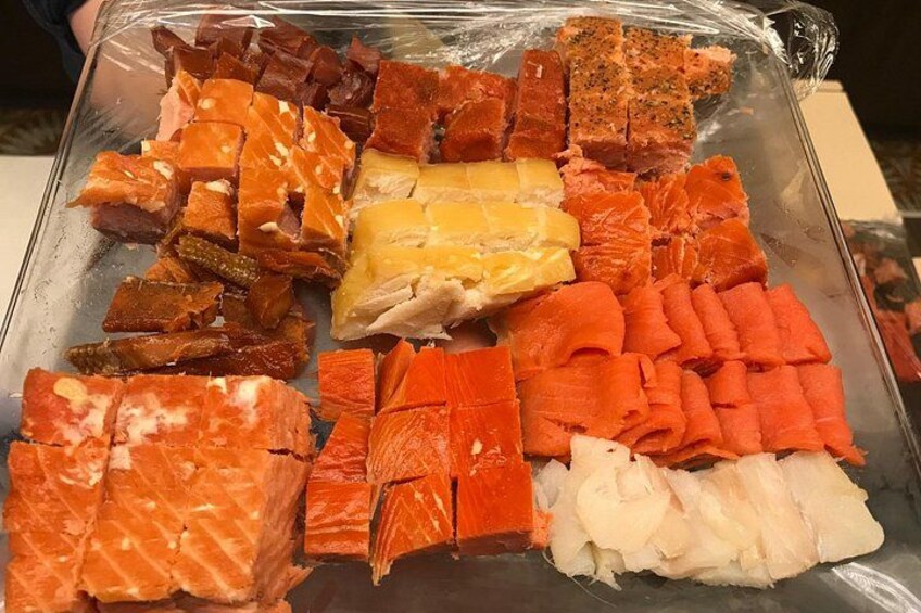 Anchorage City Tour w/ Taste of Wild Smoked Salmon & Reindeer Sausage 1