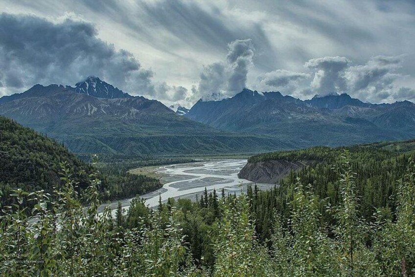 Spectacular Matanuska River view on the Glenn Highway 3