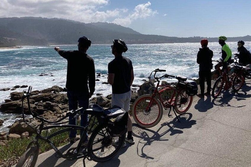 Our guides know every scenic overlook and hidden story along the way. Pause, take it in, and don’t forget to look back — the view is always worth it. 2