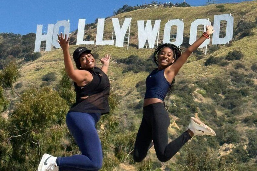 Hollywood Sign 2.5-Hour Tour with Comedians and Their Dogs 2