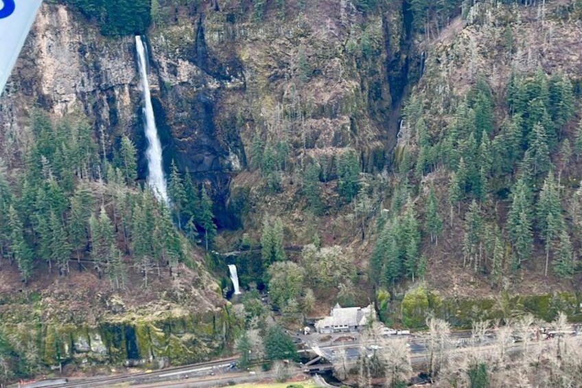 Multnomah Falls and Columbia River Gorge Tour by Envi Adventures 5