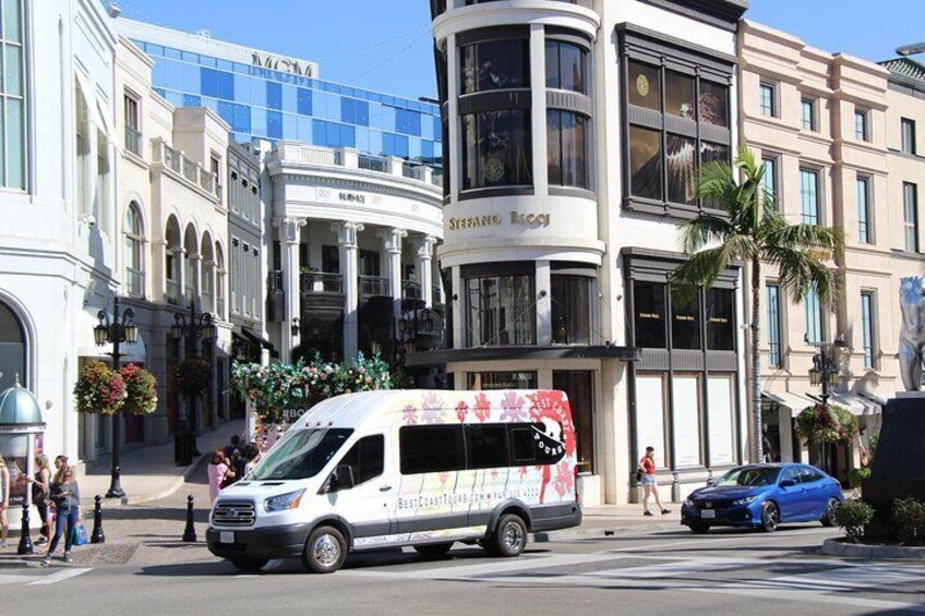 Rodeo Drive! Seeing Hollywood, Celebrity Homes, Beverly Hills, Santa Monica, Venice Beach, and Downtown LA on our Best Coast Tours LA Tour!