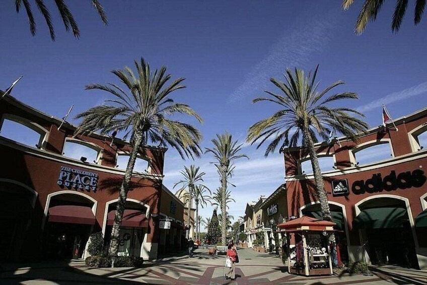 San Diego Shopping Tour to Las Amercias Outlet 2