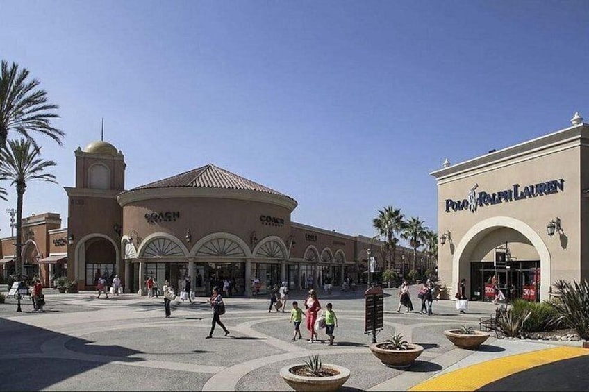 San Diego Shopping Tour to Las Amercias Outlet 3