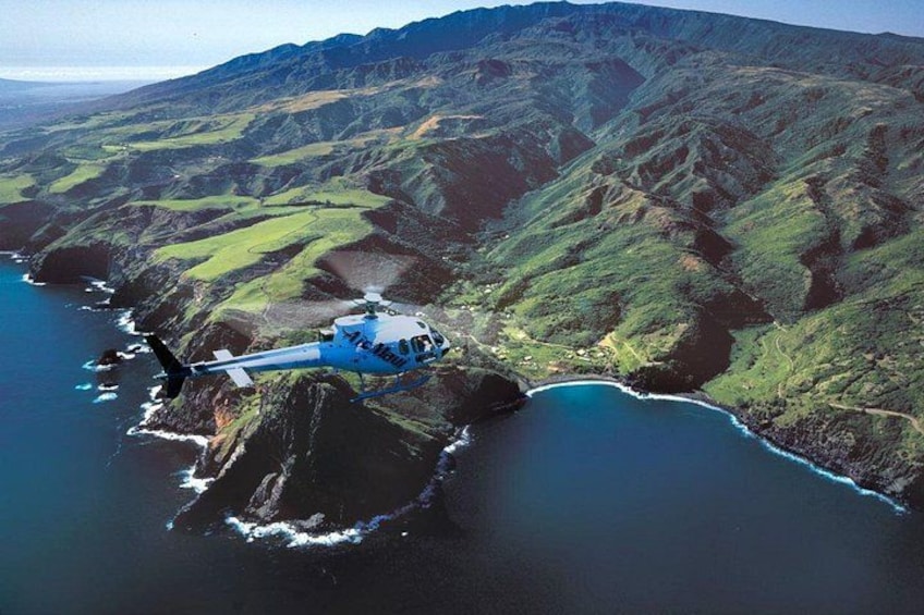 West Maui and Molokai Special 45-Minute Helicopter Tour 3