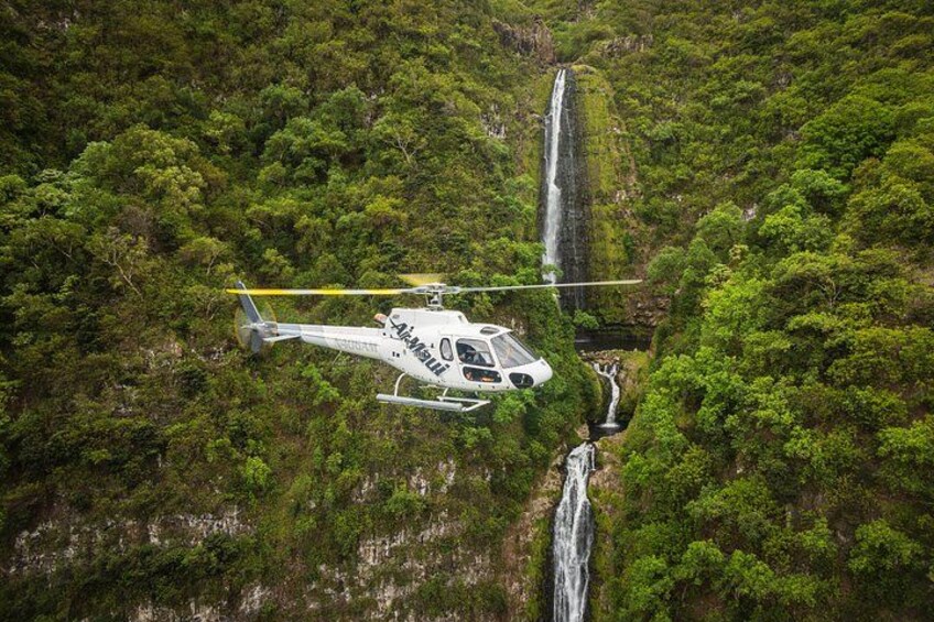 West Maui and Molokai with Oceanfront Landing Helicopter Tour 2