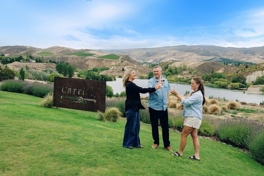 Enjoy your wine in the stunning sites of Central Otago 1