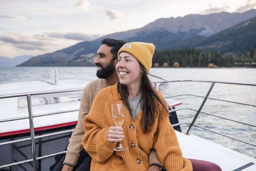 Unwind on Lake Wakatipu – 90-Minute Cruise with Local Stories and Mountain Views 2