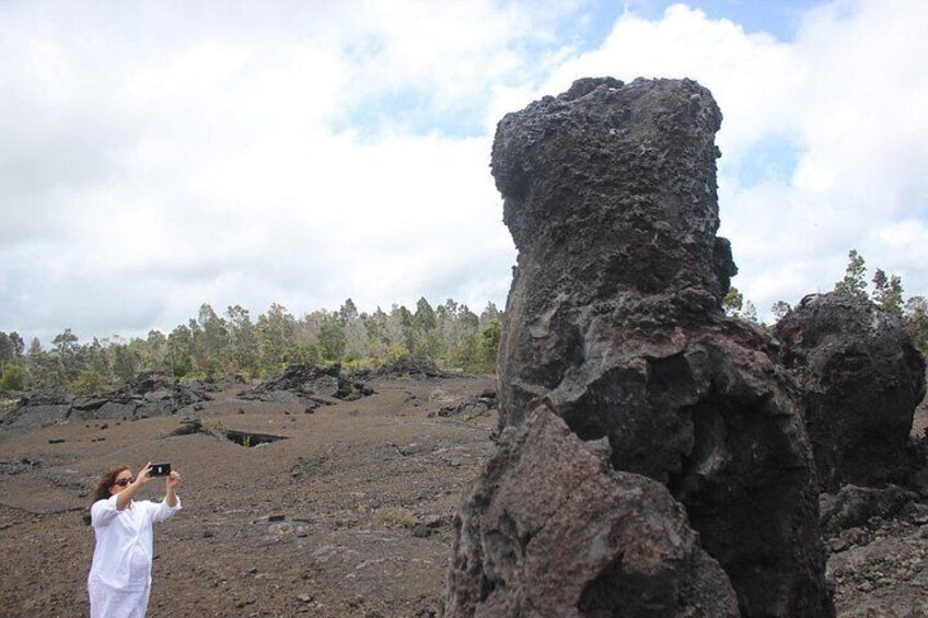 Find out why this lady is taking a photo, why is this so interesting? 3