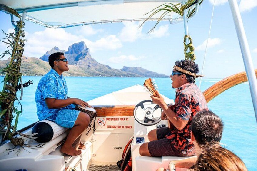 Full-Day Bora Bora Lagoon Cruise Including Snorkeling with Sharks and Stingrays 3