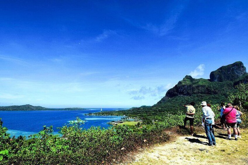 Bora Bora Combo Tour: Lagoon Cruise and 4WD Tour Including Snorkeling 4