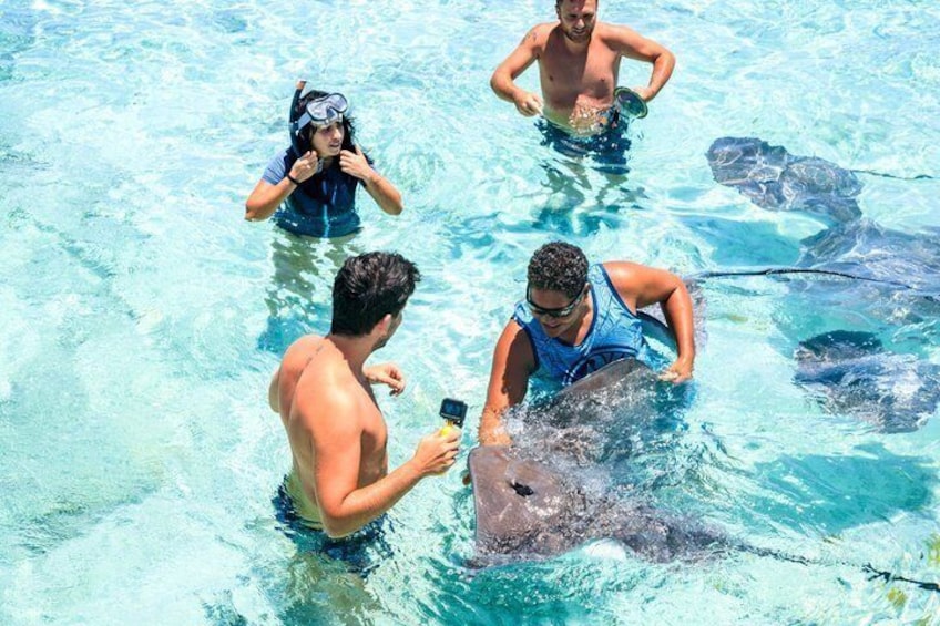 Bora Bora Combo Tour: Lagoon Cruise and 4WD Tour Including Snorkeling 5