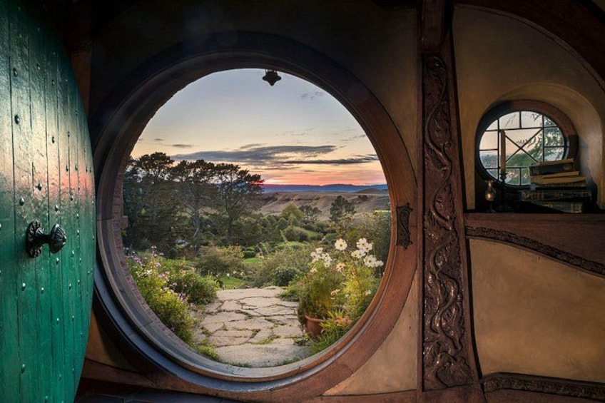 Hobbiton Day Tour from Rotorua with lunch at Hobbiton 3