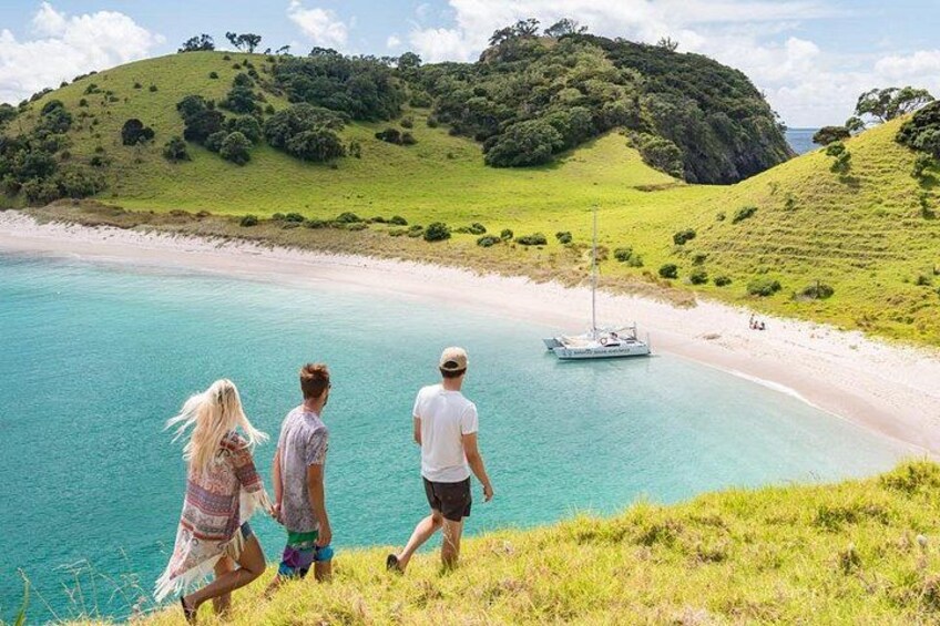 Explore secluded islands 3