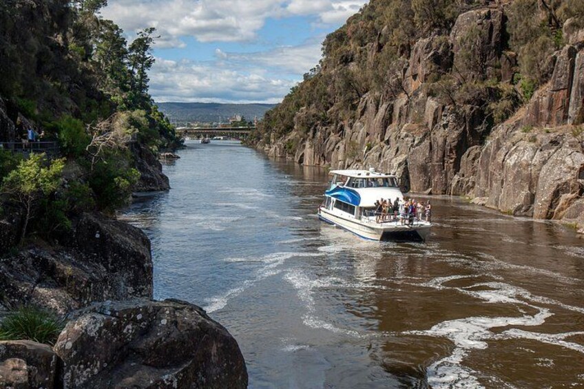 Cataract Gorge - Batman Bridge Cruise 4