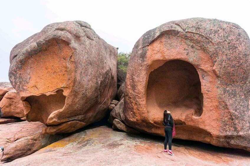 Spectacular rock formations at Sleepy Bay 3