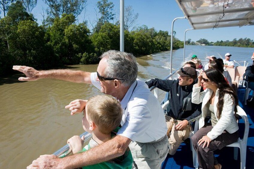 Family sightseeing 5