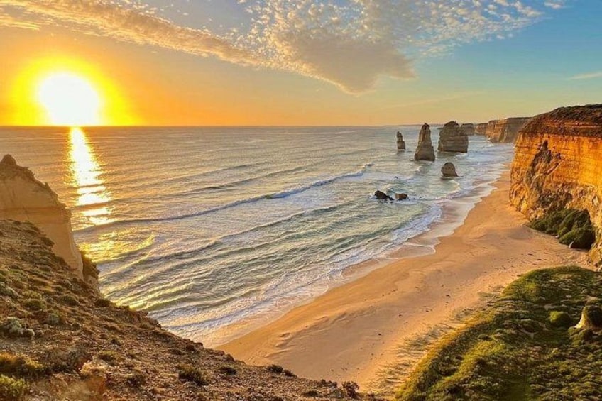 Full-Day Great Ocean Road and 12 Apostles Sunset Tour from Melbourne 1